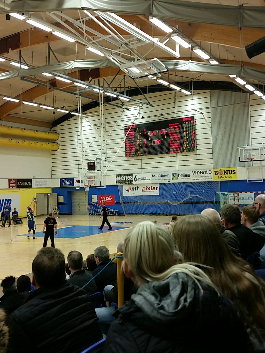 Rúnar setur víti og staðan 64-65 eftir 3