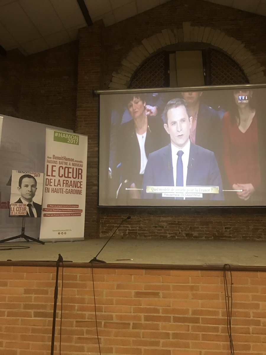 'Pas plus de 25 élèves par classe en CP, CE1, CE2' #LeGrandDebat #Hamon2017 #BenoitHamon