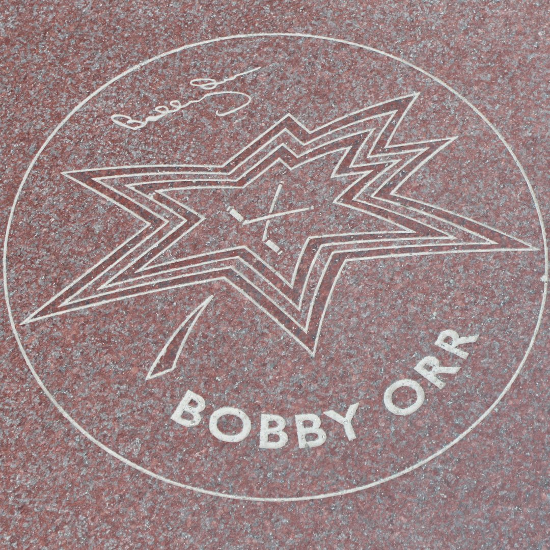 Happy birthday to 1998 Canada\s Walk of Fame Inductee Bobby Orr! 