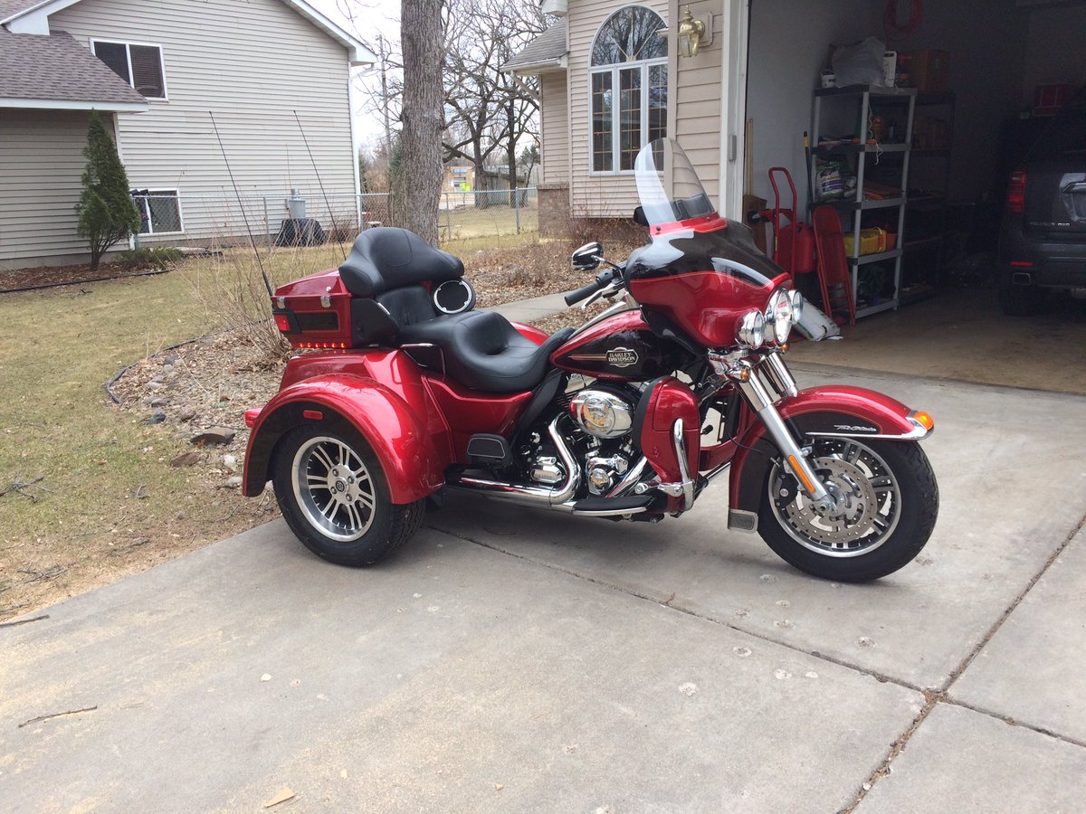 ShaneJSutton's tweet photo. For sale. 2012 Harley Davidson Ultra Tri Glide 1920 miles!
#triglide #tri-glide #harleydavidson #forsale https://t.co/0EcaLpQ38j