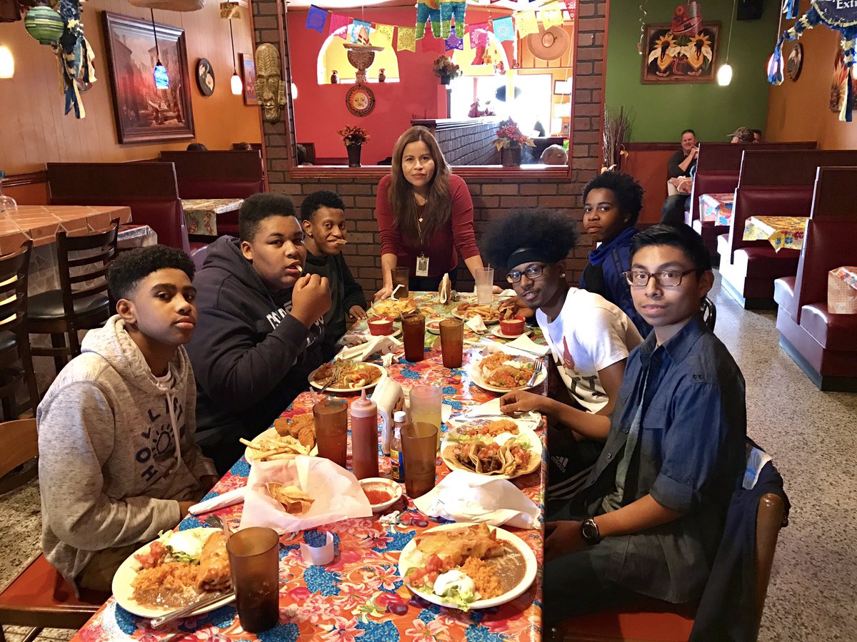 LUCKYYANY's tweet photo. It is not just learning about cultures, it is living them! #myvifstory #orderingmexicanfood #myspanishclass https://t.co/pl6ENnt0lb