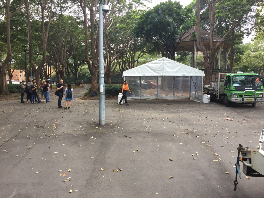 paulvevers's tweet photo. As people sleeping rough wake up in Belmore Park near Central Stn., FACS staff and NGOs set up office in park to help https://t.co/pqbQ19Ic28