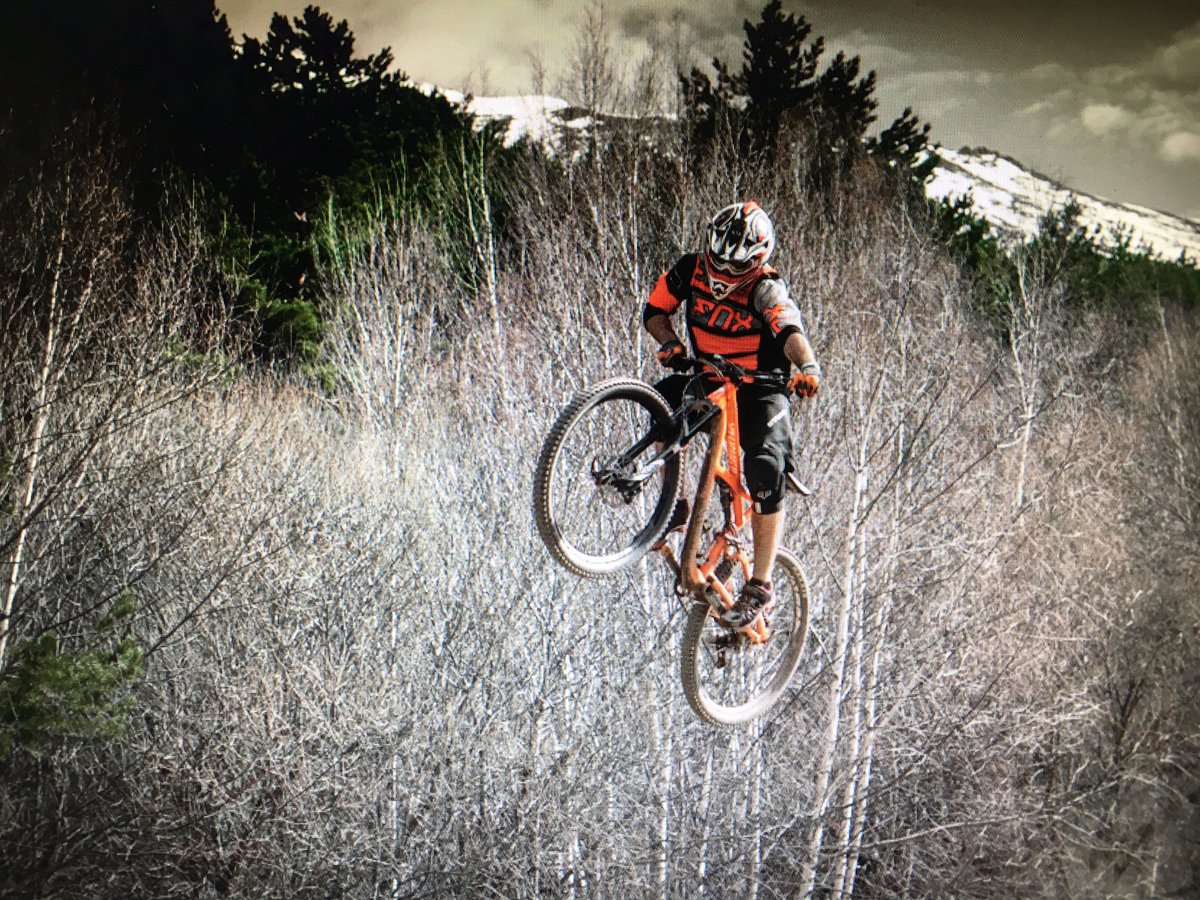 sealoffoxx's tweet photo. Working on new #downhill projects... @LaPinillaBP https://t.co/GGNBICywjZ