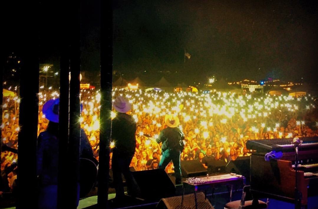 garthbrooks's tweet image. #AskMeHowIKnow we have A LOT to talk about on #StudioG tonight at 7pm ET. Tweet YOUR Qs for g! - Team Garth