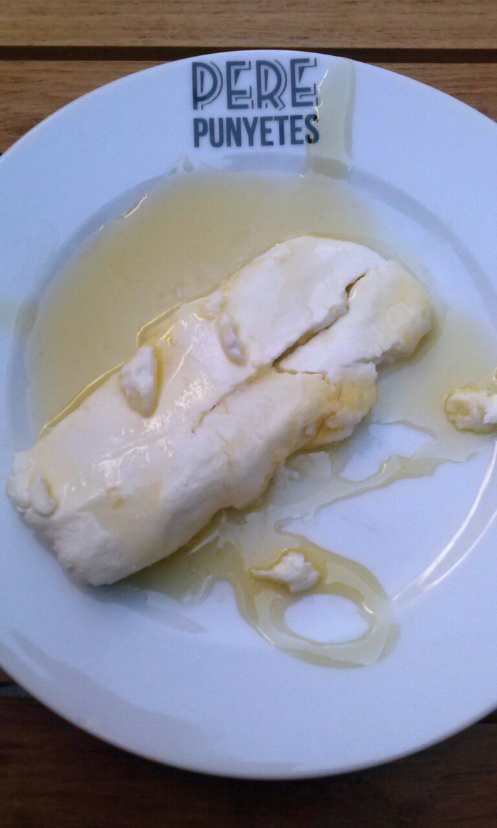 LoFuflunet's tweet photo. Ep!... Si veniu a #Montseny aneu a @CanPerePunyetes!! Cuina substanciosa deliciosa i audaç que fa trempar. #FoodPorn https://t.co/pUQ3iH5f2W