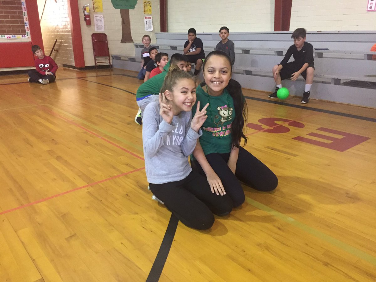 5thOakGrove's tweet photo. Fun Friday Bombardi!! #positivebehavior #OGESEaglePride @oges_faa https://t.co/Ho7P5CXkyL