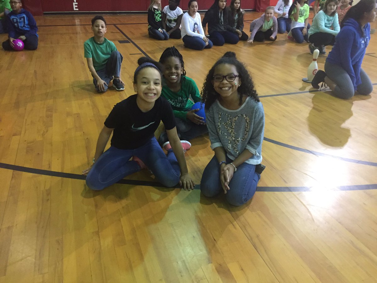 5thOakGrove's tweet photo. Fun Friday Bombardi!! #positivebehavior #OGESEaglePride @oges_faa https://t.co/Ho7P5CXkyL