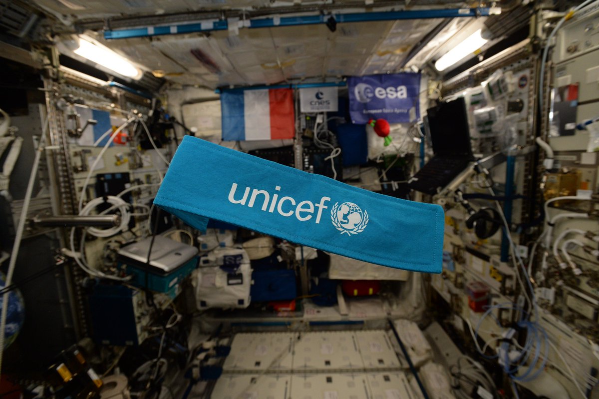 Thom_astro's tweet photo. Merci pour les super questions à tous les enfants présents cet après-midi à la conférence @UNICEF_France! https://t.co/Om5NFZv0lk