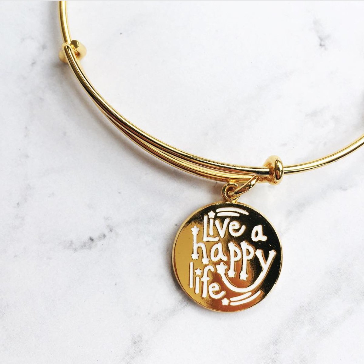 alexandani's tweet photo. #LiveAHappyLife today and every day. ☀️ https://t.co/c42Nk2satN #HappinessDay #InternationalDayOfHappiness @joeandruzzifndn https://t.co/oXdGwgLKKJ
