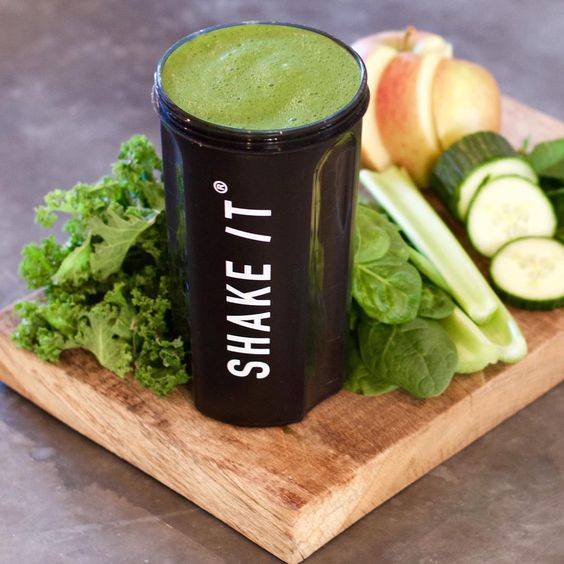 FarrFestival's tweet photo. Monday Motivation with @shakeitsocial Read the interview with founder Harvey on yoga &amp; juices ahead of #farrfestival https://t.co/YDc5UfxWxX https://t.co/7vsz126lIN