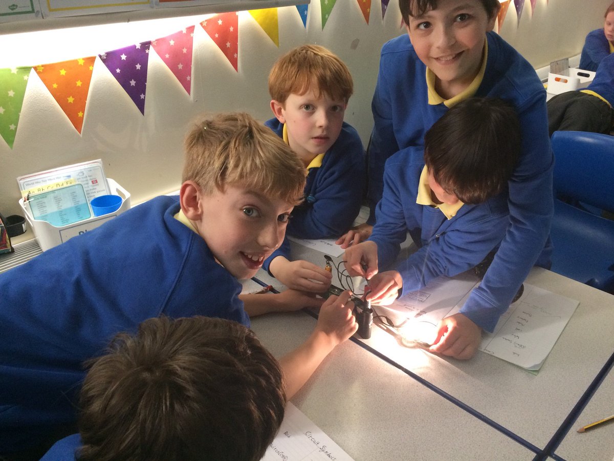 BPSYrSix's tweet image. Super circuits in Y6 Science this afternoon...great work everyone!!!
#Y6Science
#SuperCircuits