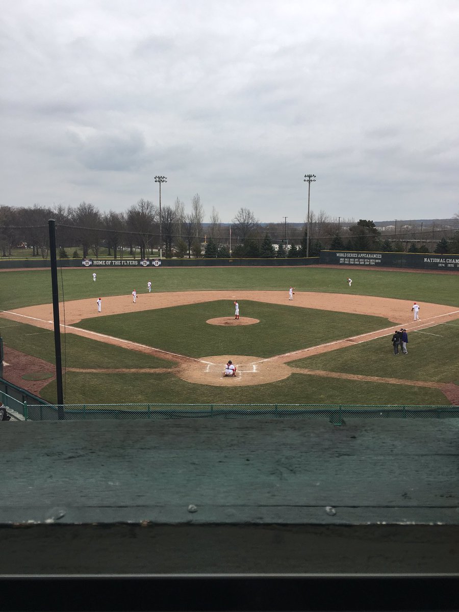 Jaqsz17's tweet photo. It's a great day for baseball #lewisbaseball https://t.co/EhBfKMf6w1