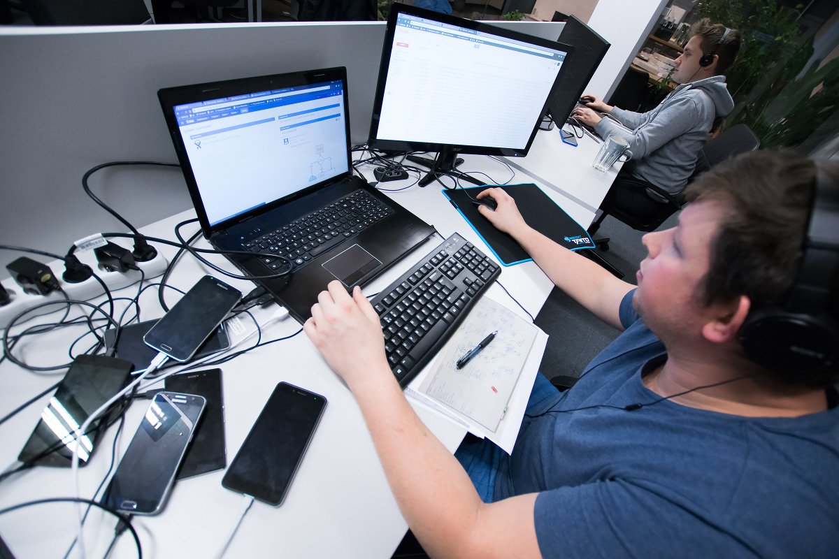 rqgames's tweet image. The long awaited spring finally came! 🌷 But seems like something opposite to spring cleaning is happening here now 😂 #TesterProblems