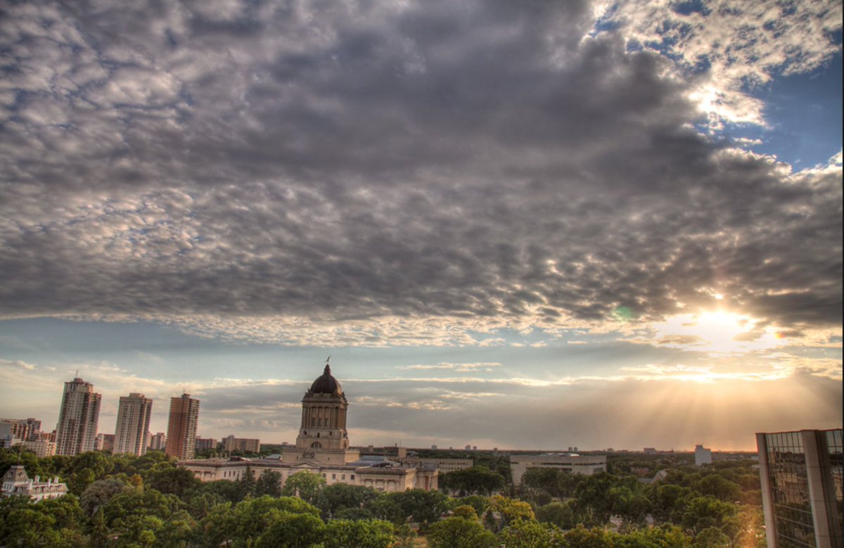 RW_Associates's tweet photo. #winnipeg has started its thaw - Happy 1st day of #spring! What are you most looking forward to? #shortsweather #noparka #forgetthegloves https://t.co/yd7VHEmk9e