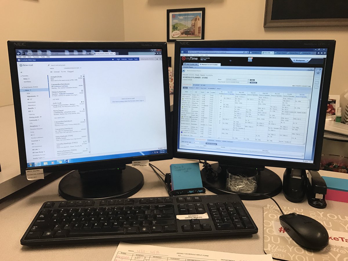 Target1432's tweet photo. An HR dream come true #dualmonitors #bestmondayever https://t.co/km3GrHUHdG