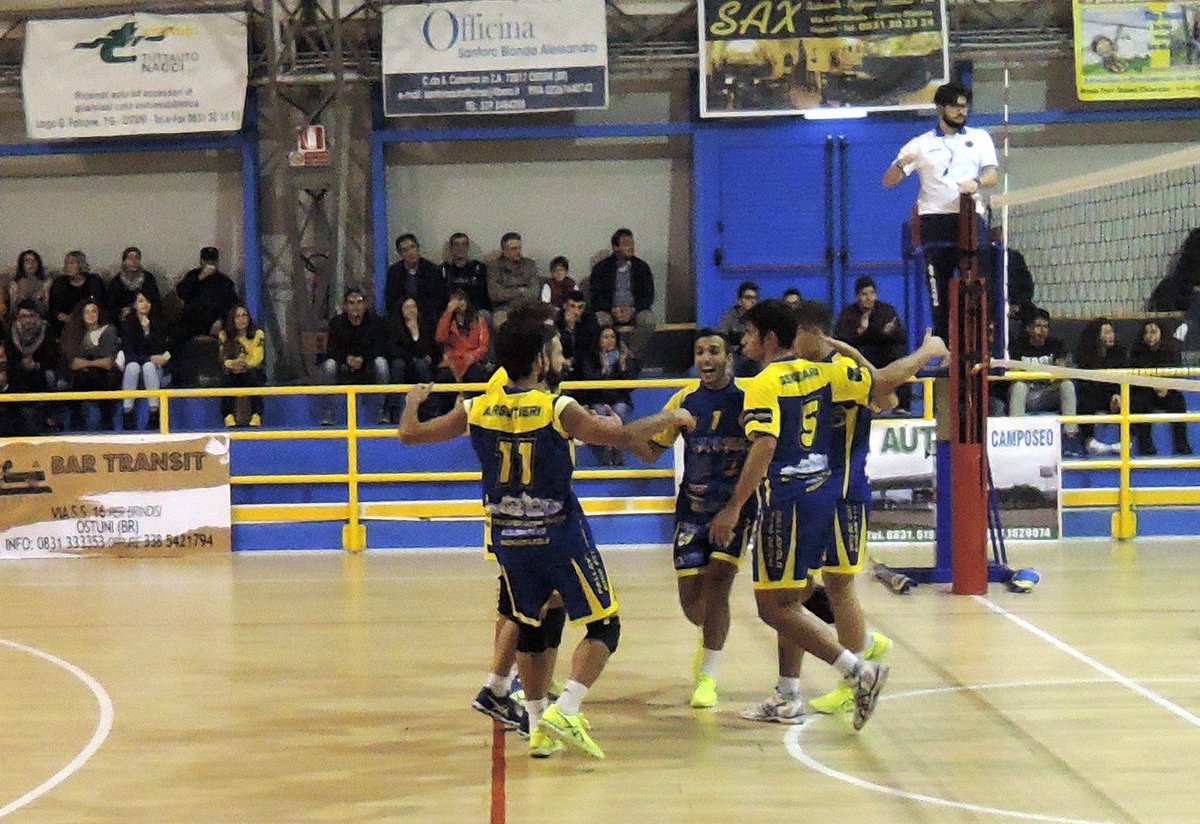 fipavpuglia's tweet photo. #fipavpuglia 20-03-2017: #DMVolley - Pallavolo 2000 Giugrà Securitas, a Taranto un'altra vittoria, aspettando i… https://t.co/JF4m2tn87T https://t.co/Zc508hieeO