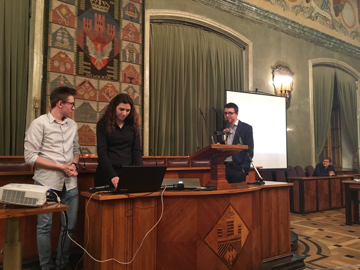 Jadwiga Emilewicz On Twitter Project Cracow Usmiech Lifestylowy Dla Krk Nawet Min Piotrwozny Sie Usmiechnal Krakhack