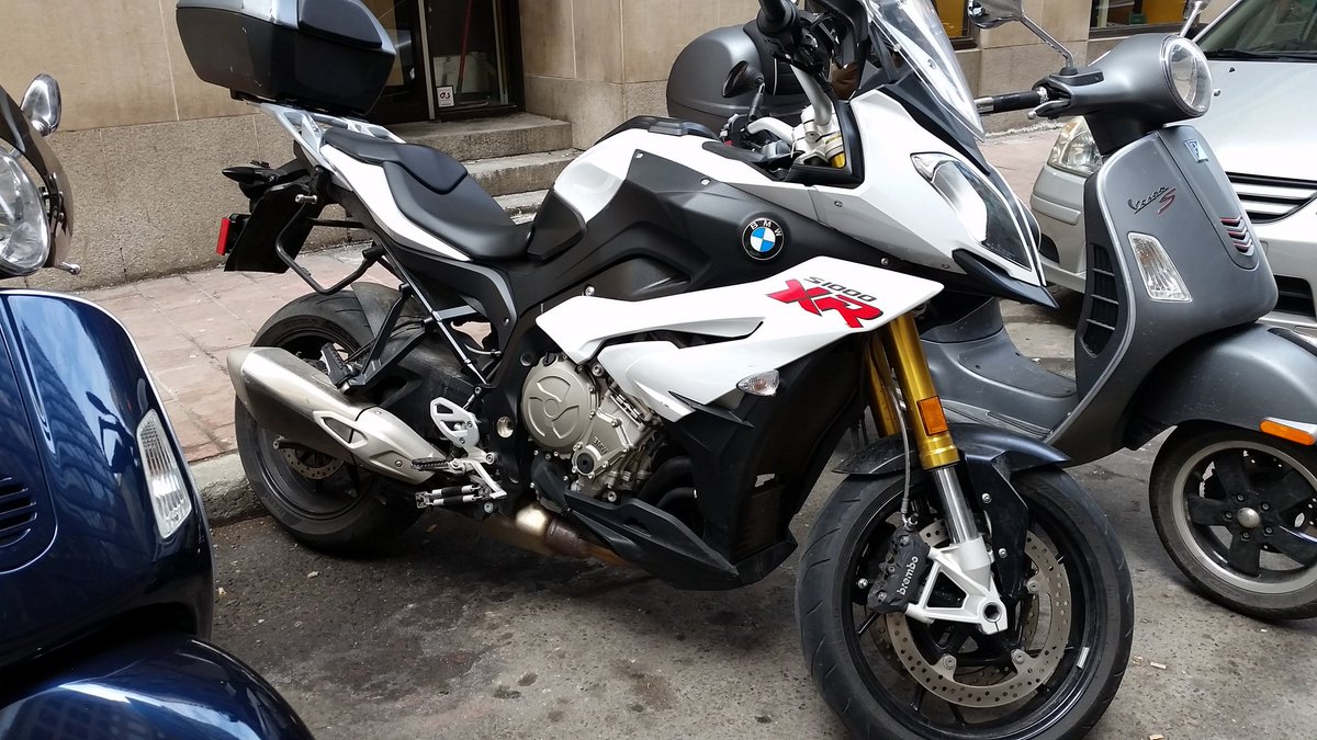 motorcyclecapt's tweet photo. Starting to see some commuter bikes out there! #bikers https://t.co/ehUr4i5jrE