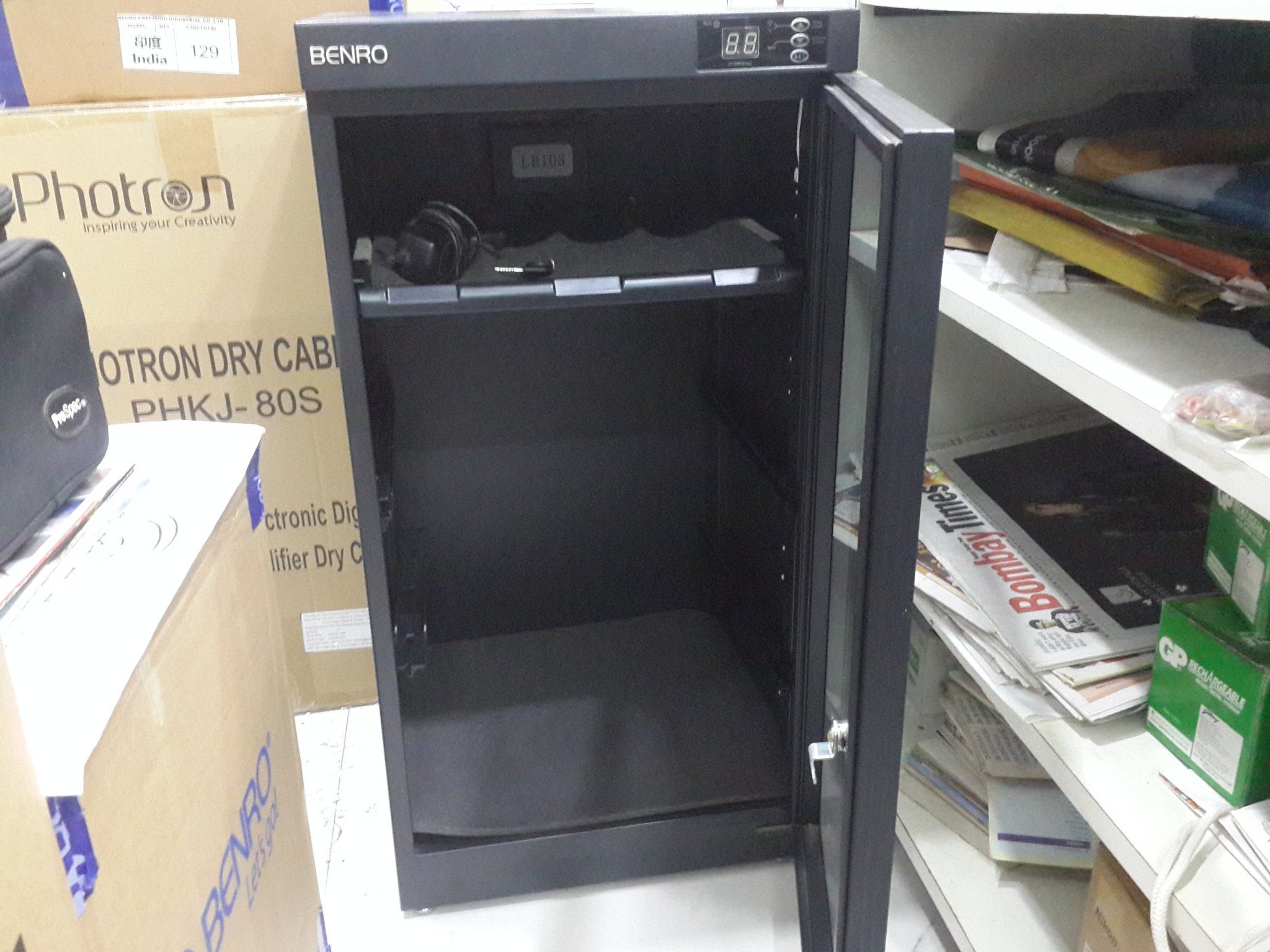 Sameer On Twitter Pre Owned Benro 100 Litres Dry Cabinet