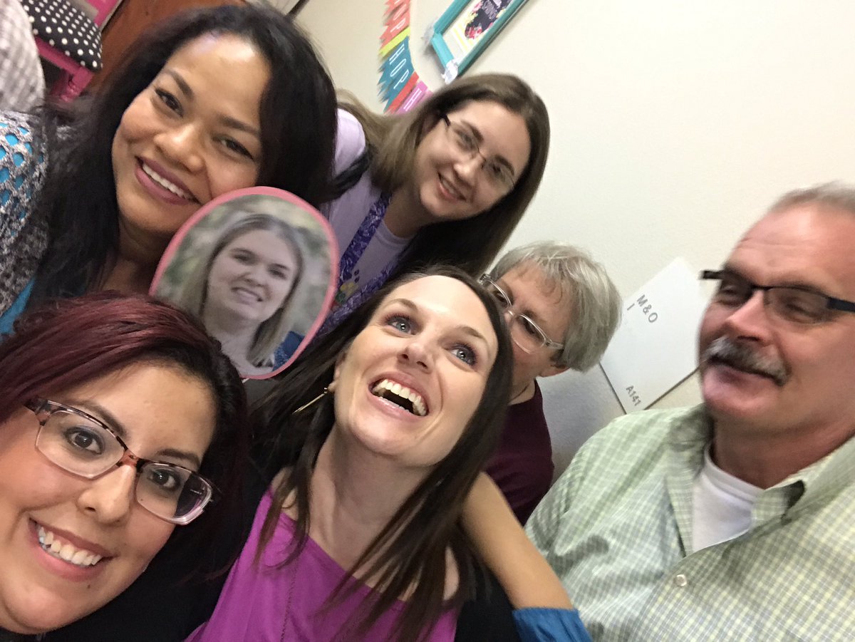 MaribelParra09's tweet photo. With Our Old Friends Sandy Batman Kesha Jenkins #extraCredit @Scott @DowellDeloris @ShermanISD https://t.co/Bniec3aXdr