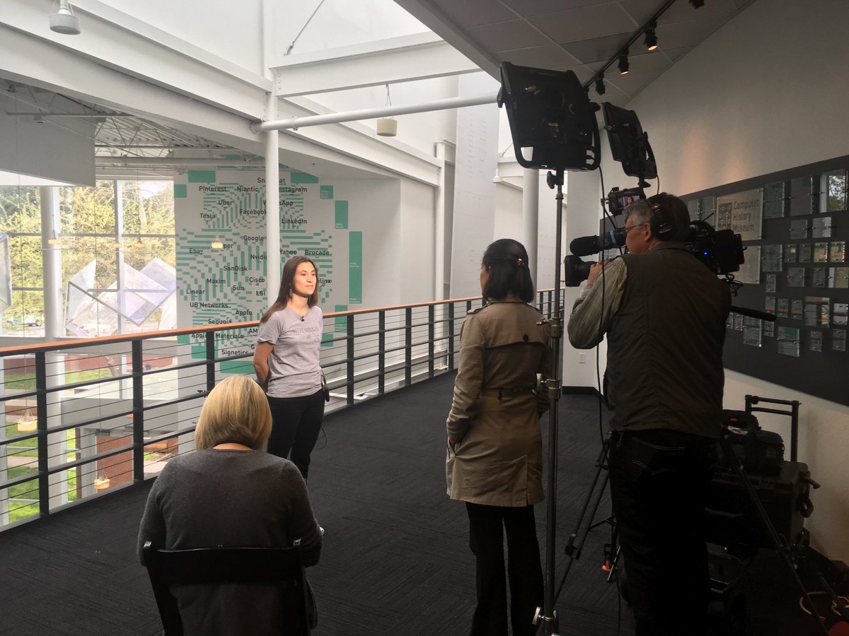 joinhexa's tweet image. Live from @ycombinator #DemoDay: Pauline Tordeur, co-founder of @hivyapp (YC W17) is being interviewed by @CNBC! 🦄🎥