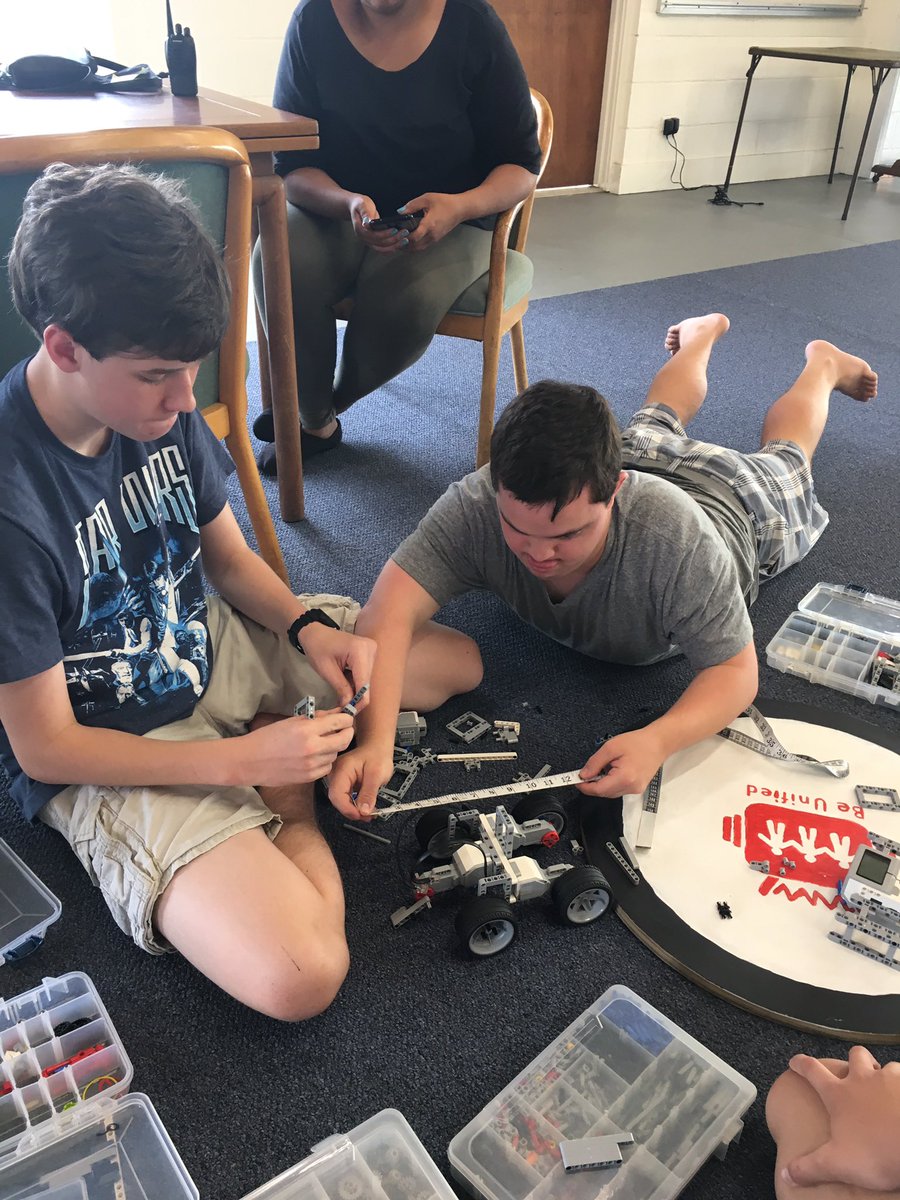 ftc9850's tweet photo. #UnifiedRobotic is amazing!!!! So proud of all of them! https://t.co/ZuSD9pncgP