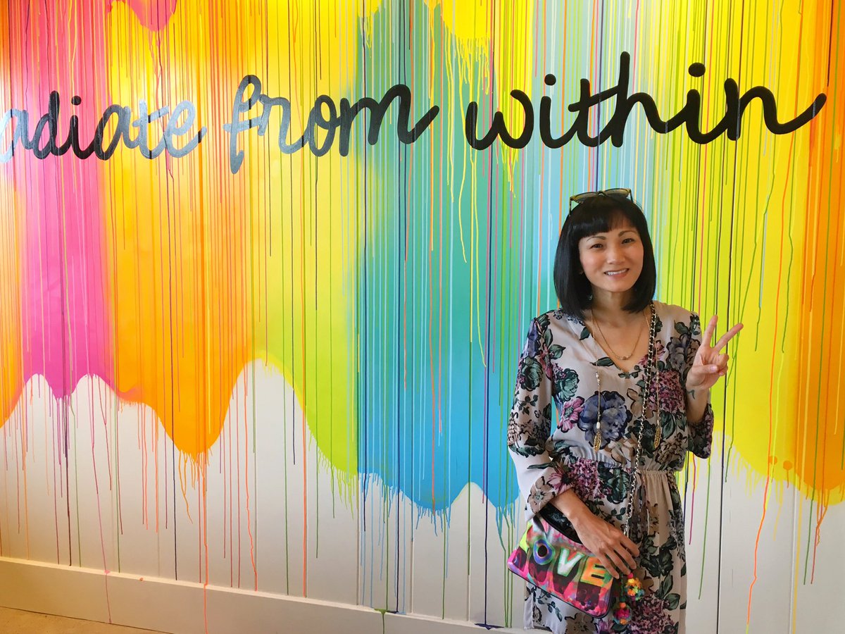 Happy #spring lovelies! 💐✌️😘#peace #love #vegan 🌈custom-handbags.com❤️