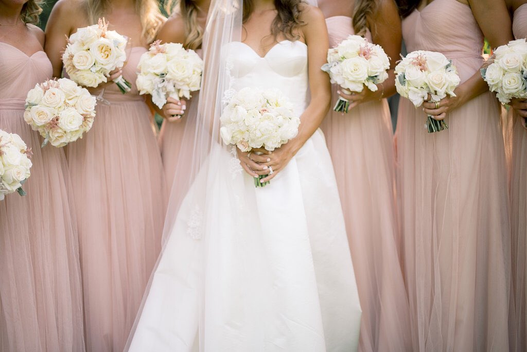 Happy #firstdayofspring! 🌸 <a href="/TIMWILLphoto/">TIMWILL</a> #wedding #blush #flowers