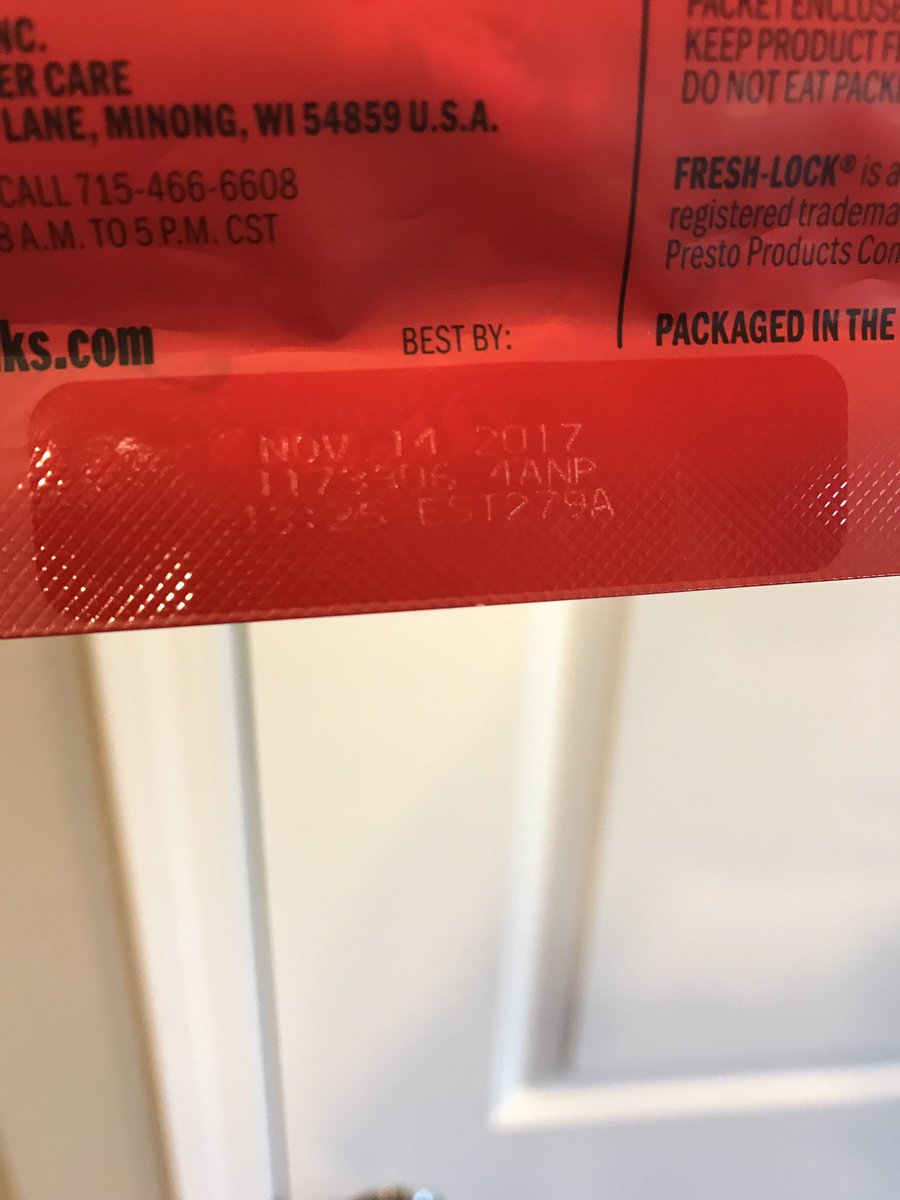 JustLewGrant's tweet photo. Bought some @JackLinks last week. Went to open for the 1st time & it's green and fury. Stick with @ObertoBeefJerky ?#FullySealed #ExpNov17 https://t.co/xQHIpBZ7im