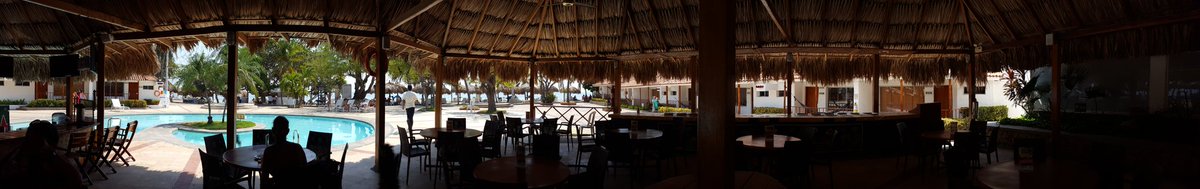 omarhernang's tweet photo. Tarde de Playa y Piscina @HotelesEstelar #Santamar Hotel afiliado @HotelesenSmr sitio especial para familias. https://t.co/bCmNtbsNDX