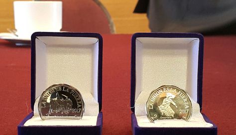 LaRazon_Bolivia's tweet photo. #MarParaBolivia
Comienzan a circular las nuevas monedas de Bs 2 alusivas al mar https://t.co/gl7Xjw2udW https://t.co/rhiyOnR8Az