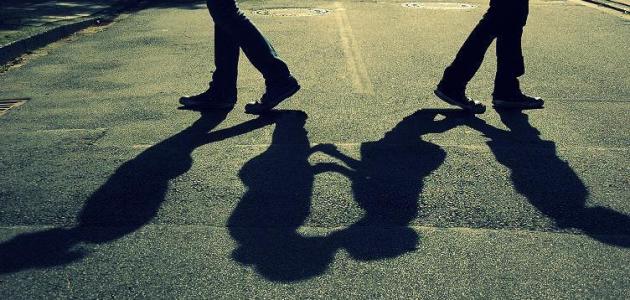 ashaar_s's tweet image. عيون #المقفي للمودّع تردّ الشوف
رجاها عسى عذرٍ عن البعد يثنيها
--
وقلب #المودع للمقفي غدا ملهوف
يكابر ودمعه فاضح العين يدعيها
.