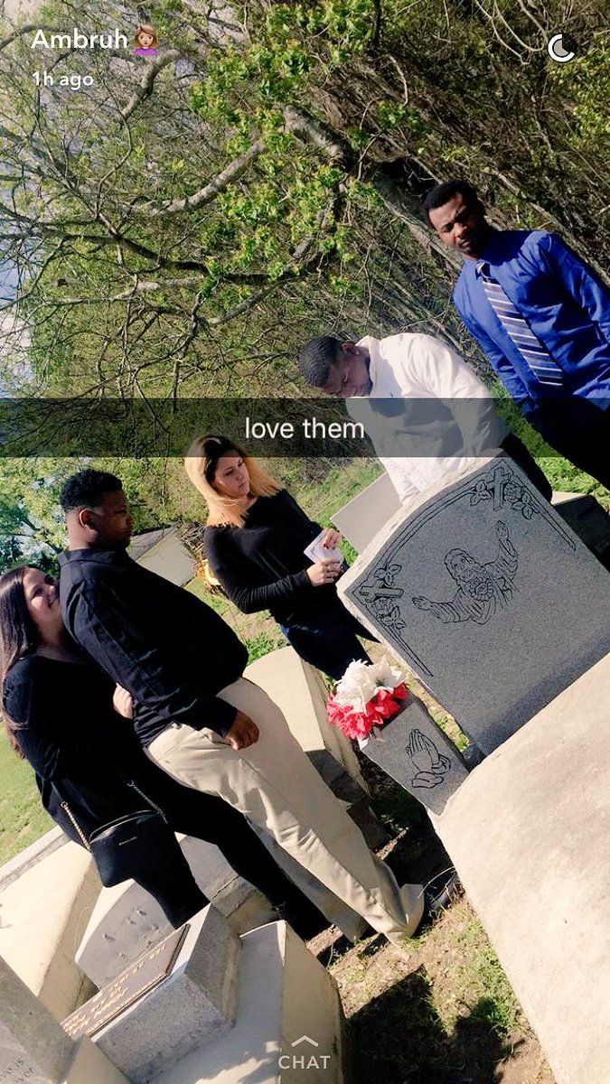 haleighhh_'s tweet photo. Family💙 #restaj https://t.co/ayXVWUIZaj