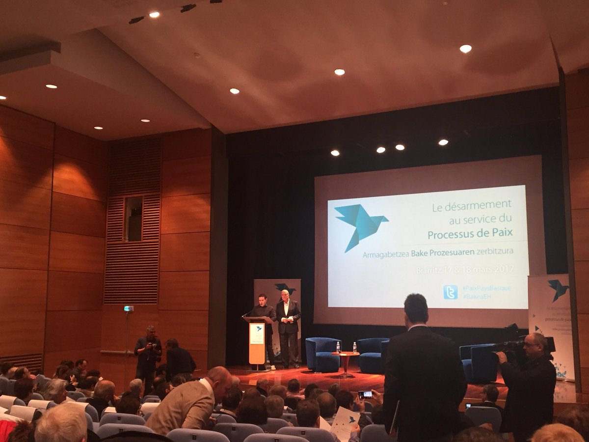 21:00etan <a href="/GureanGaur/">Gurean Gaur</a> albistegia @ekhi_atorra-ren eskutik, bertan ikusi hamaika.eus/zuzenean #Armagabetzea #M19Erabaki #Tortura #Osasuna