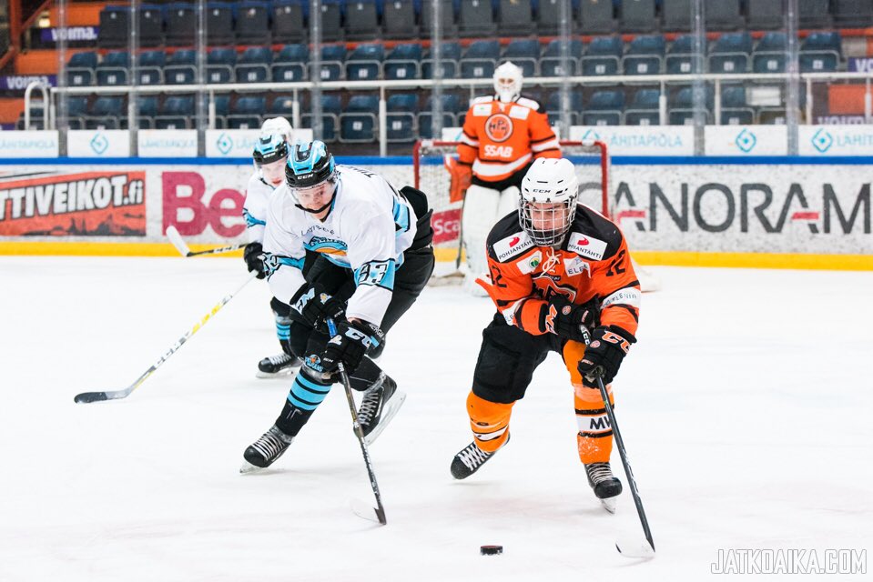 Huomenna starttaa välierät! #oranssikevät