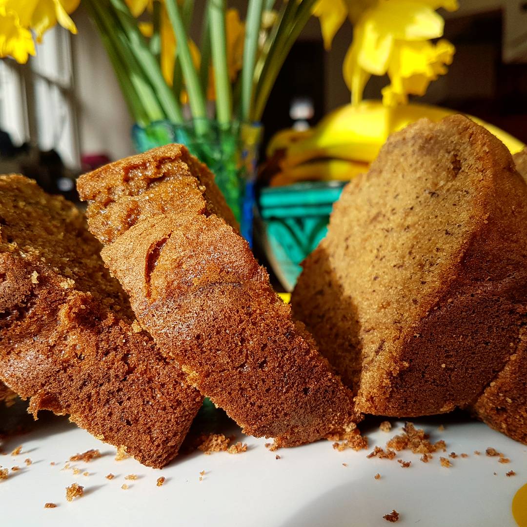 s_tailor's tweet photo. Going bananas for #bananaloaf - fancy a slice? 🙄
#sonumbakes #bakingcakes #bananacake #artisinal #londonbaker https://t.co/dNFZYShI0E