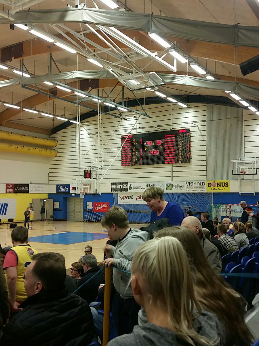 Fjölnismenn skrefinu á undan 45-38