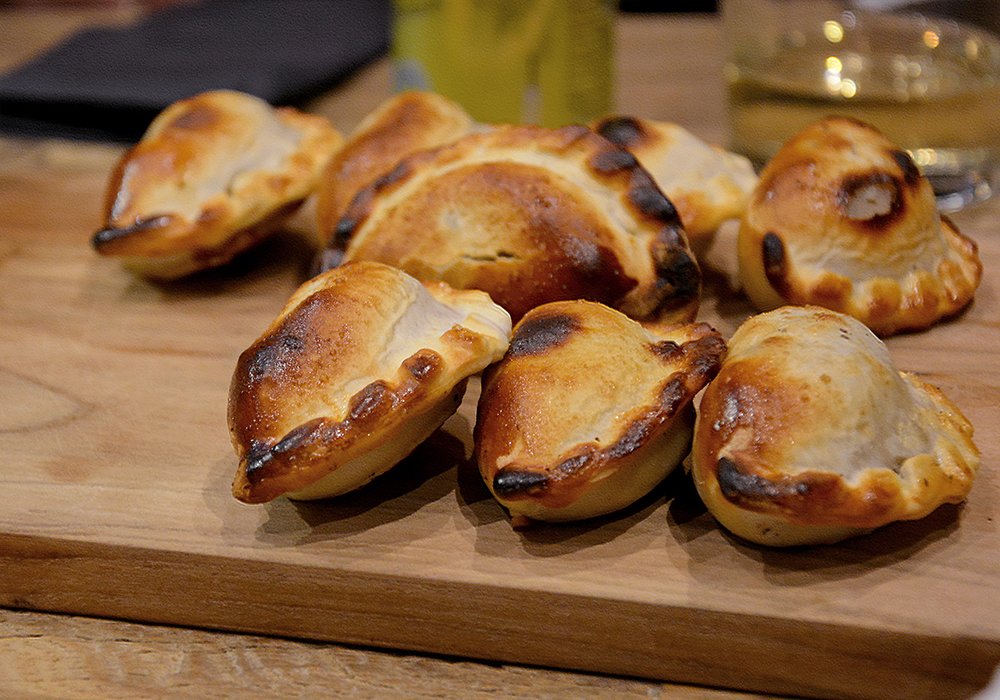 🌿Sur le blog 🌿 Des empanadas à Paris avec Clasico Argentino blissfullyours.com/clasico-argent…