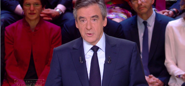 Europe1's tweet image. 5 candidats sur 11 à débattre : "Ça pose une question démocratique", critique d'emblée @FrancoisFillon bit.ly/2nt08vD #LeGrandDebat