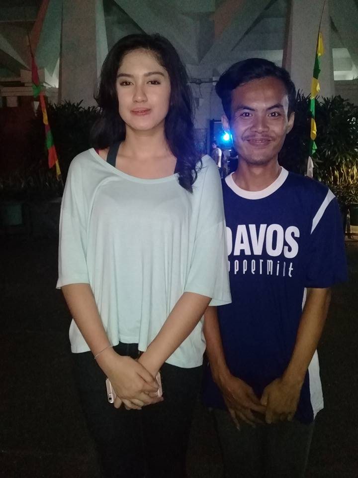 rendigrande's tweet photo. ochi rosdiana https://t.co/NdvsttcvDJ