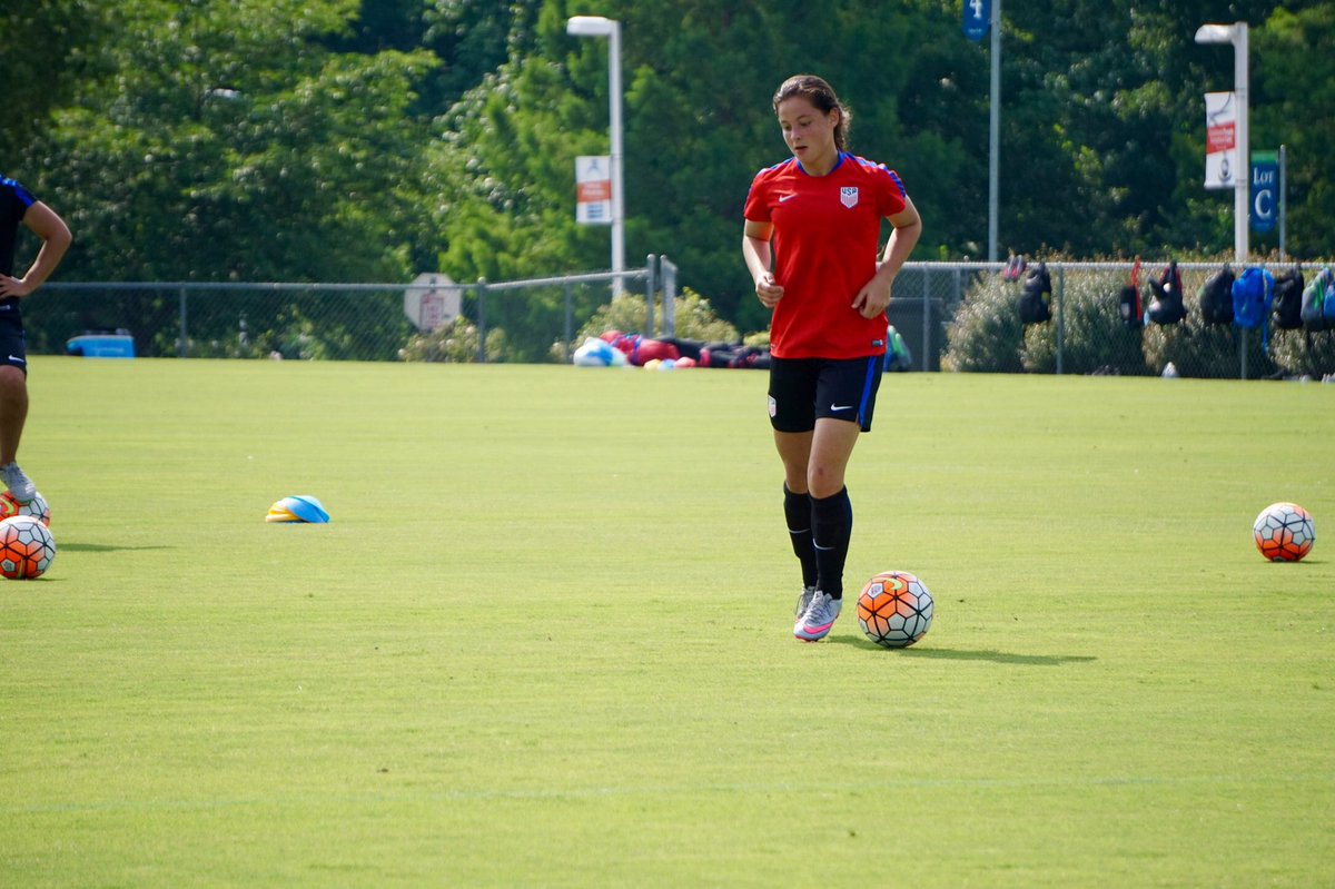 1999 ECNL's <a href="/sammi23sereno/">sammi atterbury</a> has been called into camp with the U-19 U.S. Womens National Team.

#USWNT #SerenoSoccer

ussoccer.com/stories/2017/0…