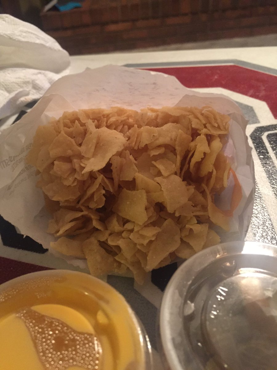 EHixAlert's tweet photo. Ordered nachos got home, ready to eat.....crumbs only crumbs!!! ☹️#tacobell #unhappy https://t.co/pbeUua0jIO