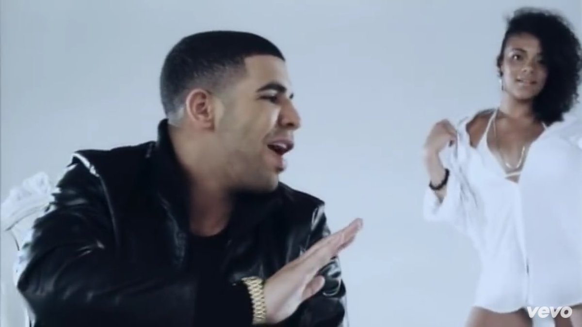 bloody_osiris's tweet photo. When I'm in the streets I get more headturns than drake in 09 https://t.co/7kpAYM5sOD