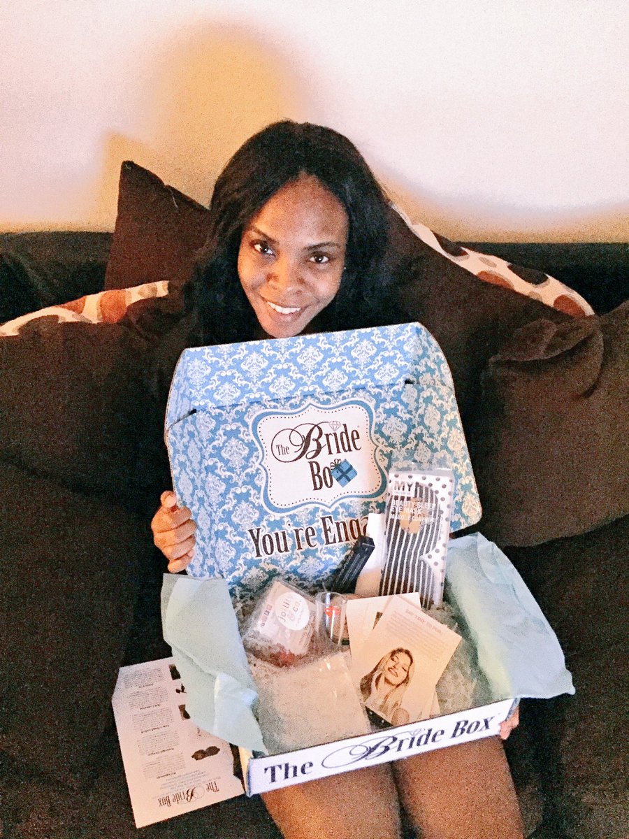 shanicegriff3's tweet photo. Awesome items in my bride box! Super excited to start using these products! #thebridebox #griffinsbigday @Thebridebox @MYTAGALONGS https://t.co/0rlkaIma4U