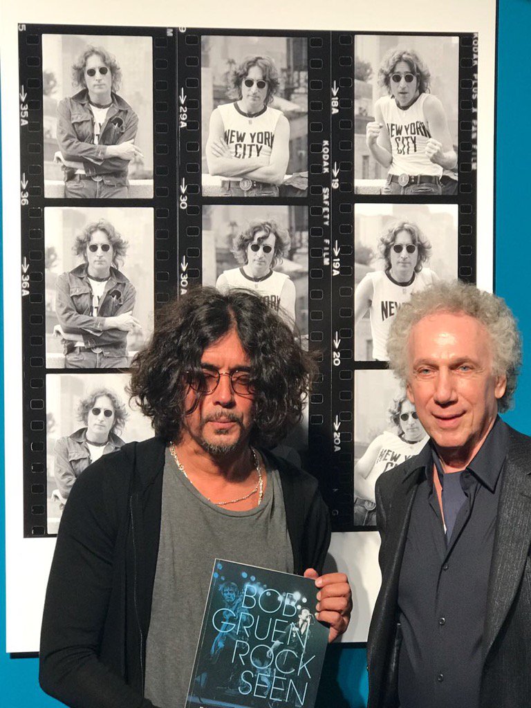 Hoy visite la muestra de Bob Gruen, el gran fotografo de rock.  Le hizo fotos a todos los grandes, como esa de Lennon