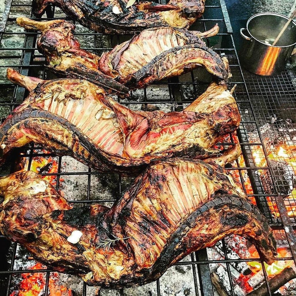 Some hog roasting over the fire 🔥 .
.
.
Credit to <a href="/chefdarrenbroom/">Darren Broom</a>
・・・
Hogget after the fi… ift.tt/2mOBSk3