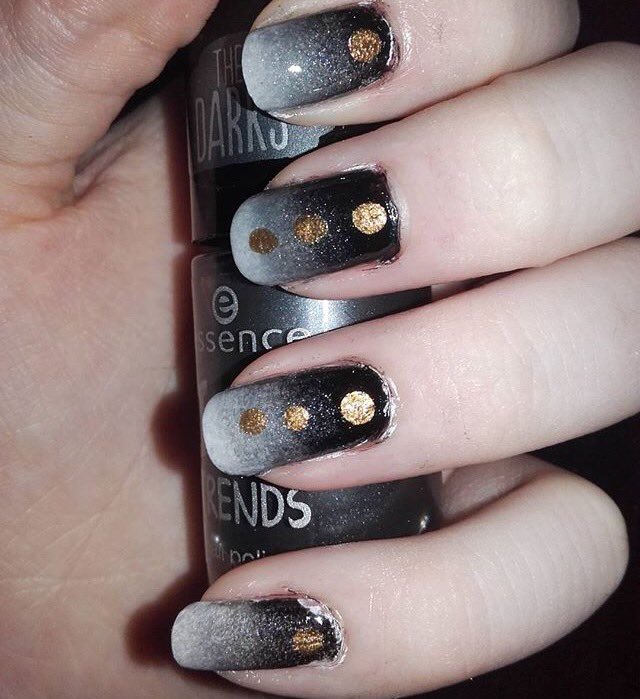 simply_nailart's tweet photo. This is one of my favourite nail designs - Lorraine #nailart #gradiant https://t.co/F0h7DgwSNU