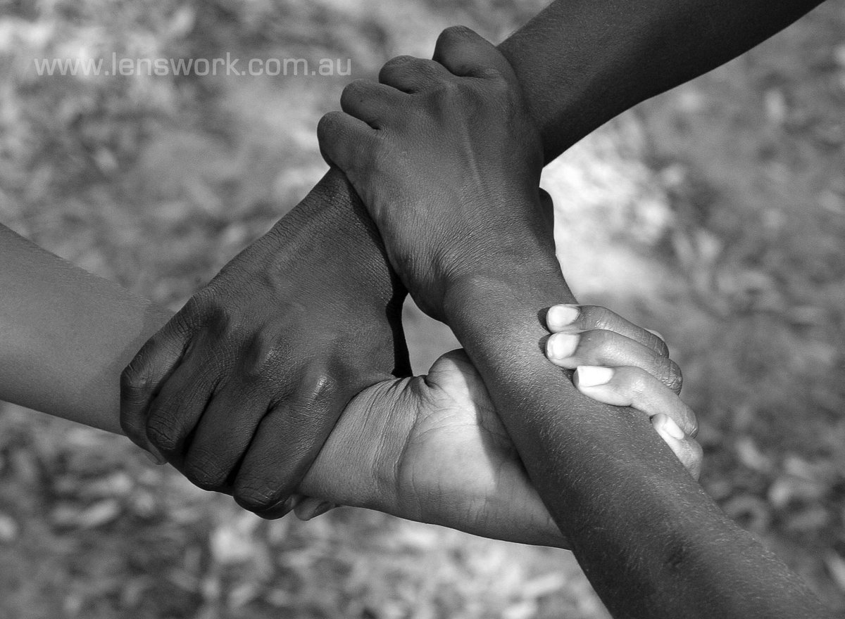 lenswork_photo's tweet photo. #HarmonyDay celebrates all that is good in the world #respect #australia Pic by Andy Zakeli #lenswork https://t.co/BnFVzjVdSi