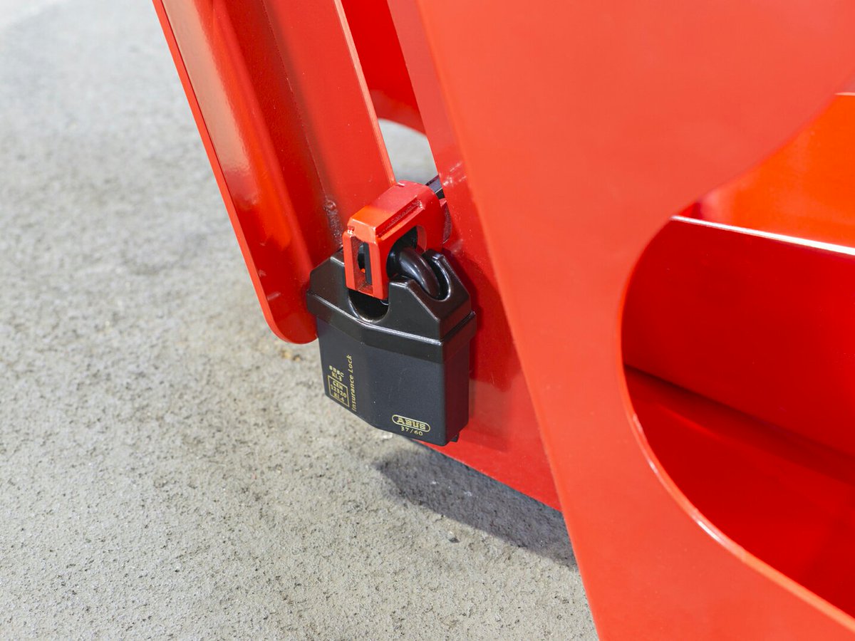 Motodock_es's tweet photo. Novedades en Motodock Locked, con candado homologado #ABUS #LOCKS #Motorcycle https://t.co/FoOMcCCjnK
