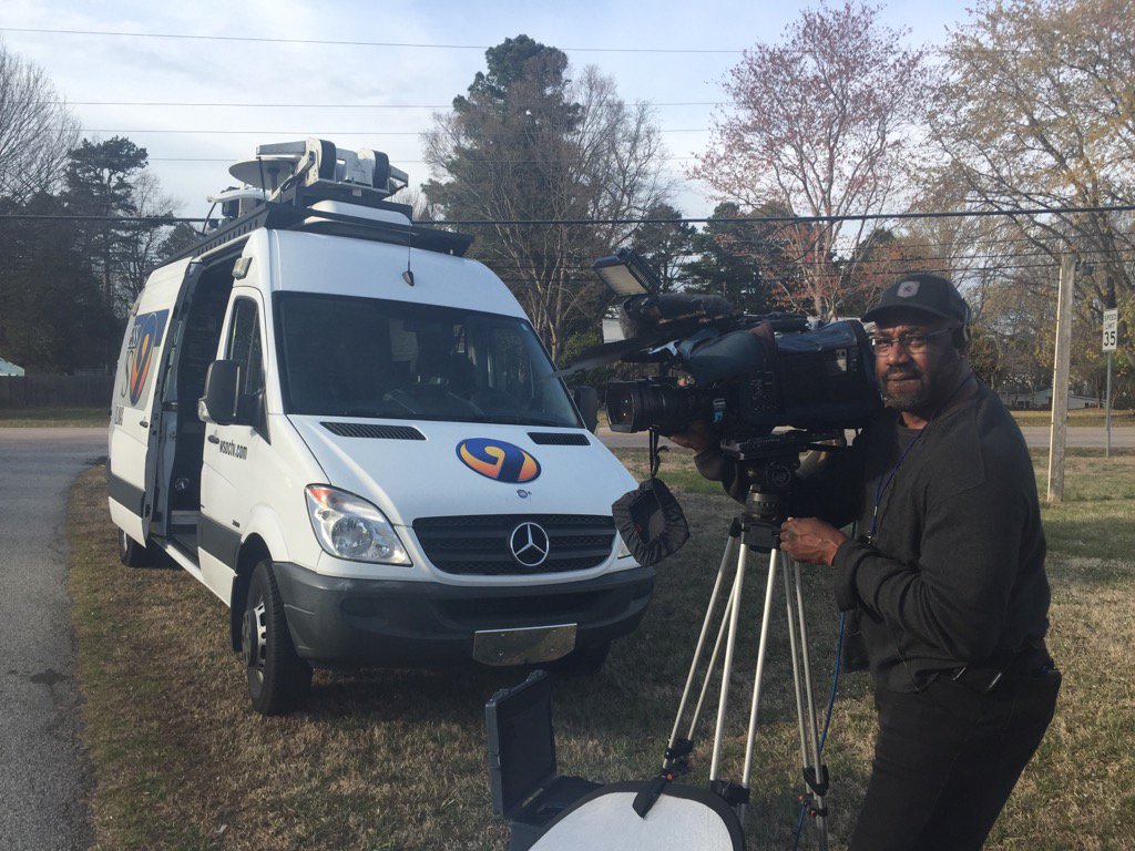 MarkBeckerWSOC9's tweet photo. Carl McLean did my first live shot at WSOC in March of 1984. 33 years later He's still putting up with me. #teamWSOC https://t.co/Nlk0Ez7MbV